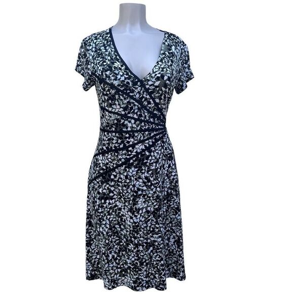 Connected Faux Wrap Dress Women's 10P Short Sleeve Abstract V-Neck Knee Length - Picture 3 of 16